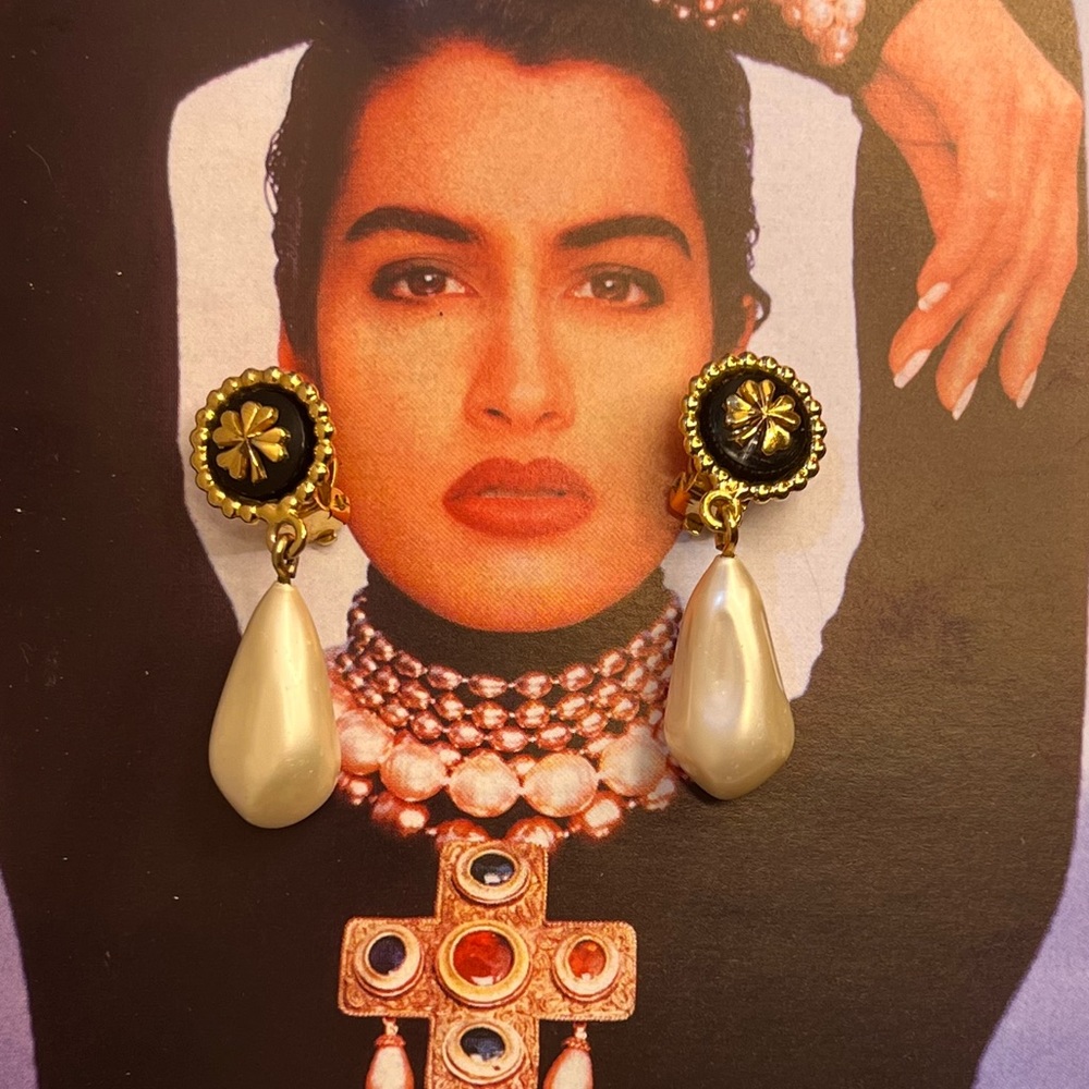 Chanel pearl drop clover clip earrings